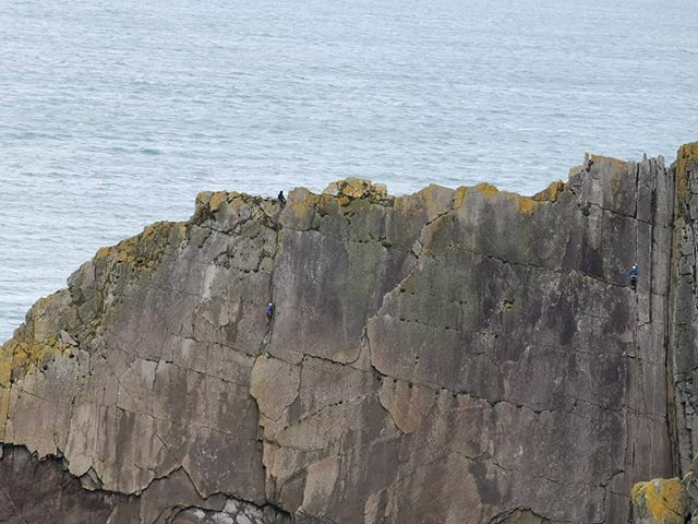 EddyYoung79's tweet photo. Have you ever thought how you would help a climbing buddy stuck in space on a traverse?  Have you thought about the safest way and most efficient way to go back up an abseil rope? 
Live life without regrets- Learn the skills before it you need them.
Come… https://t.co/Ny7345Fwst https://t.co/eCIt1KuEfW