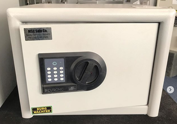 MscSafe's tweet photo. Burg Wachter CL10E-$810
#perthsecurity #safes #locksmith #home #security #jewellery #cash #money #business #mscsafeco https://t.co/Az75GfRX9N