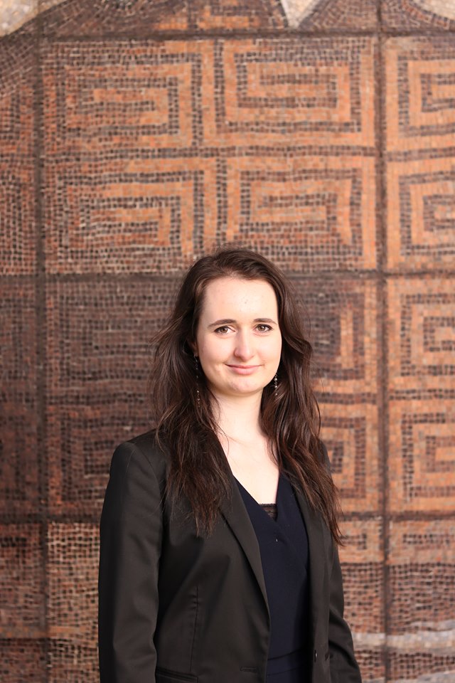 M2Dcan_Aix's tweet photo. @CharlineHalm , 22 ans
#Hobbies : l'histoire de l’#Art, les #musées et les #spectaclesvivants ; #danse et #musique. 
#Stage: recherches en cours.
#Avenir : ouverte aux #opportunités à venir. https://t.co/y4ICKaQb8k