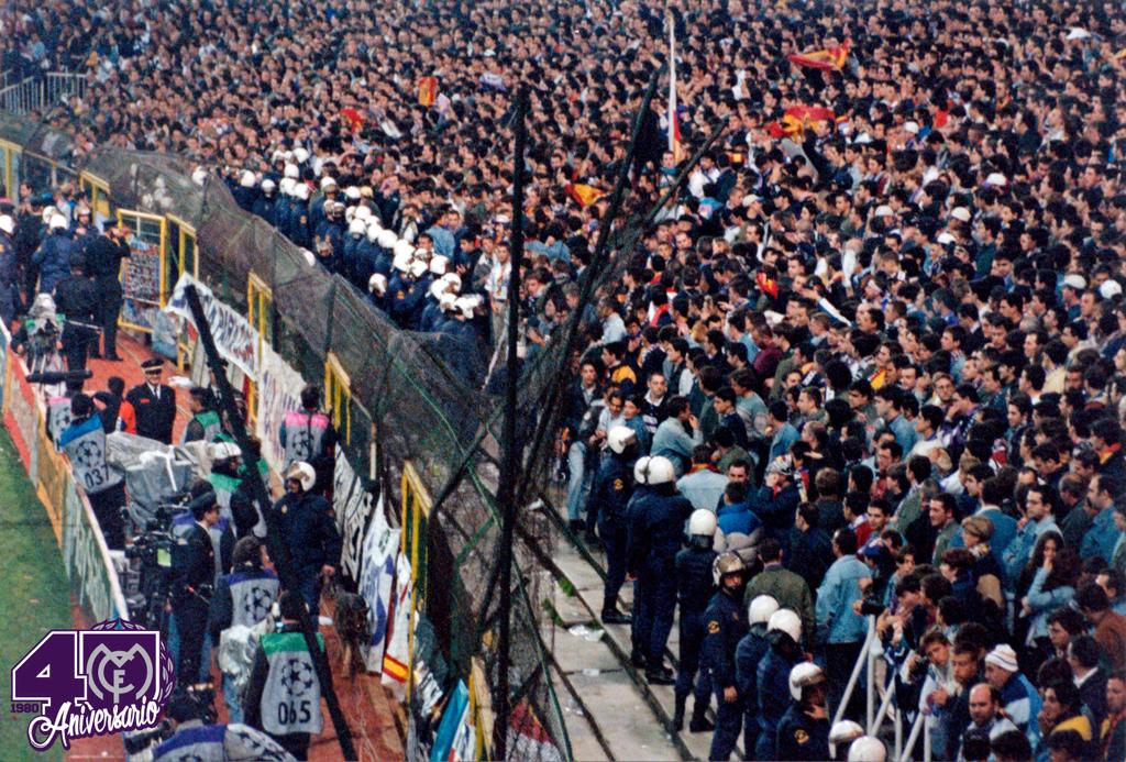 FondoSur_1980's tweet photo. #UltrasSur #SiempreFieles #40Aniversario https://t.co/PutpJ7Ea8S
