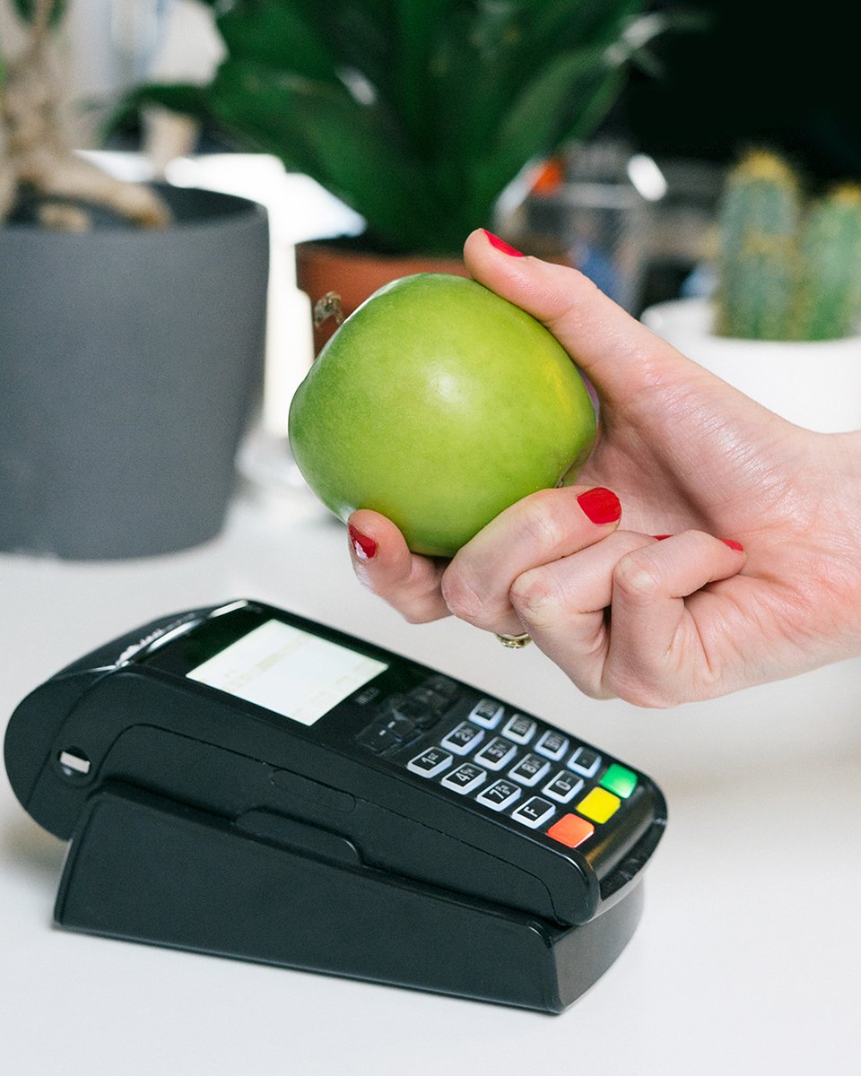 Malý krok pro lidstvo, velký krok pro Twisto. Je to už rok od doby, co našim zákazníkům dorazila zpráva, že si svoji kartu můžou aktivovat v Apple Pay. Začti se do nového článku na blogu, kde se dozvíš, jakou revoluci Apple Pay přineslo. 🍎 bit.ly/2P1CwuU