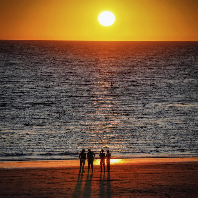 wildatlanticway's tweet photo. Anyone else dreaming of summer evenings? They're just on the horizon! 🌅 #WildAtlanticWay

📸 frankcosgrove [IG]
📍 Kilkee, Clare https://t.co/K0G9f5flFZ