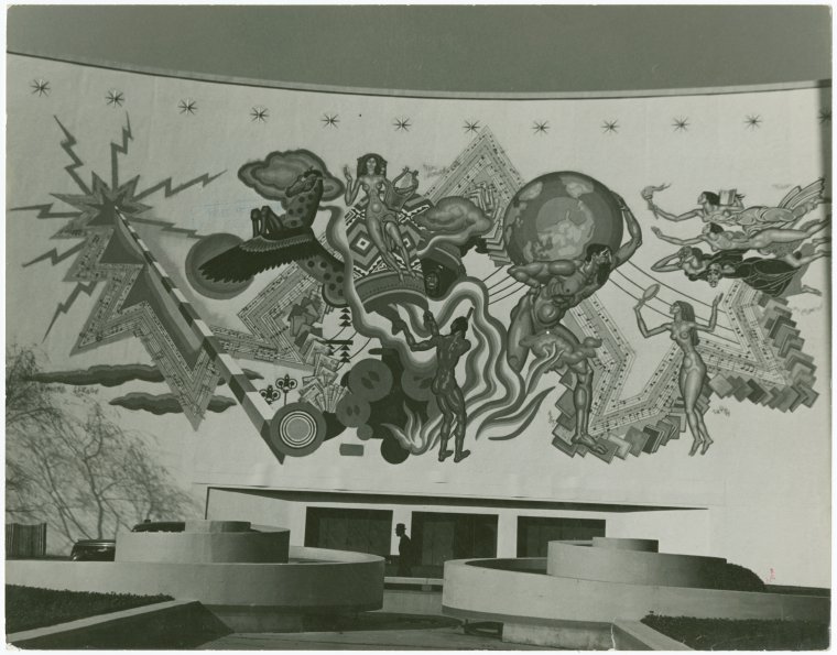 artdecoarch's tweet photo. “Means of Communication,” Communications Building, New York World’s Fair - Monumental mural by Eugene Savage. Source: NY Public Library. https://t.co/9Kuczs7dhm #1930s #mural #nywf https://t.co/4Rg3iR0SdK