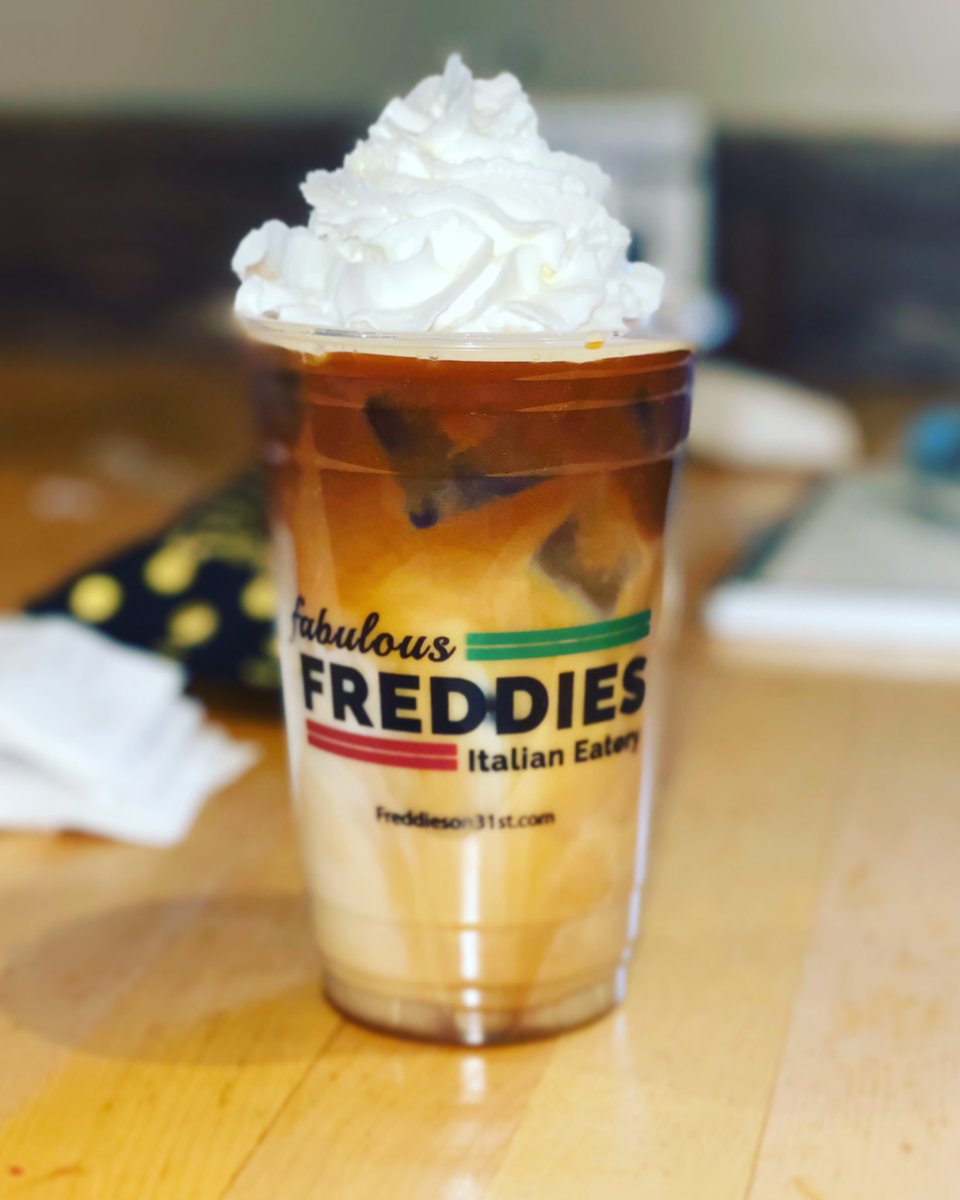 ChicagoCurbside's tweet photo. 🥤#LavAzzaChicago #ChicagoDrinks #ChicagoCoffee #ChicagoCoffeeShops #EspressoMePlease #rishitea https://t.co/KVVfNVeXu6