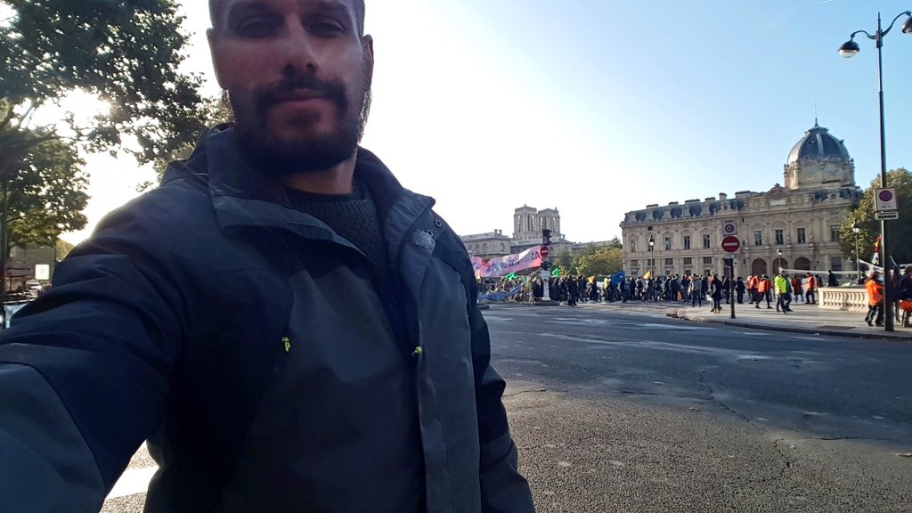 JoelSepelJOELSE's tweet photo. #Parigi2020 #Paris🇫🇷 #ParigiFrance #France🇫🇷 #showman #ItalianInParis🇫🇷 #JOELESEPEL #joelse #JOELSEPEL #CRUMBLENOT #soymusico🎶 #CantanteRockNRoll #PerformerMusicale #JS #creatorediinediti🎶 #MusicianDreamer #Talentuous #ITravelALot #IAm1 #topdotato24 #guarinogiuseppe #TheBestOne https://t.co/pBmCuJmxV7