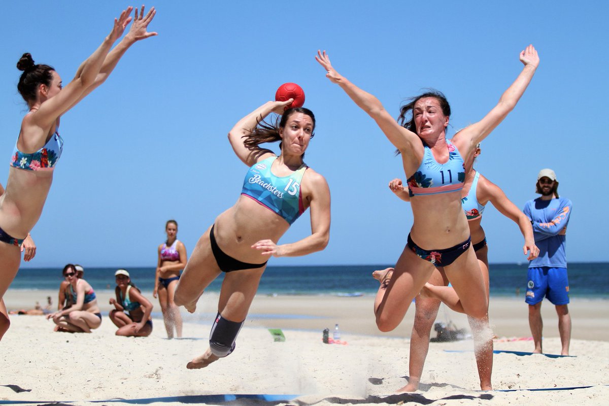 The beaches of Coolangatta in @Queensland’s Gold Coast will host the Australian Beach Handball Nationals this week! It is Australia’s biggest ever beach handball championship! Read all about it here: ihf.info/media-center/n…