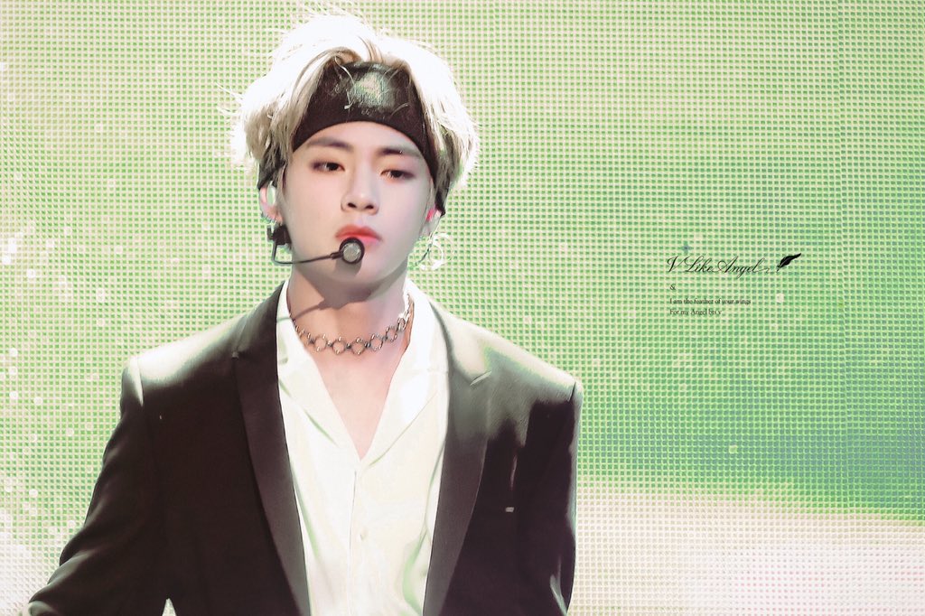 VLikeAngel's tweet photo. 171201 MAMA HQ

逢いたくていま

#V #뷔 #태형 #テテ #BTSV #KimTaehyung #김태형 #방탄소년단뷔 #BTS  @BTS_twt https://t.co/xWFtDLBV98
