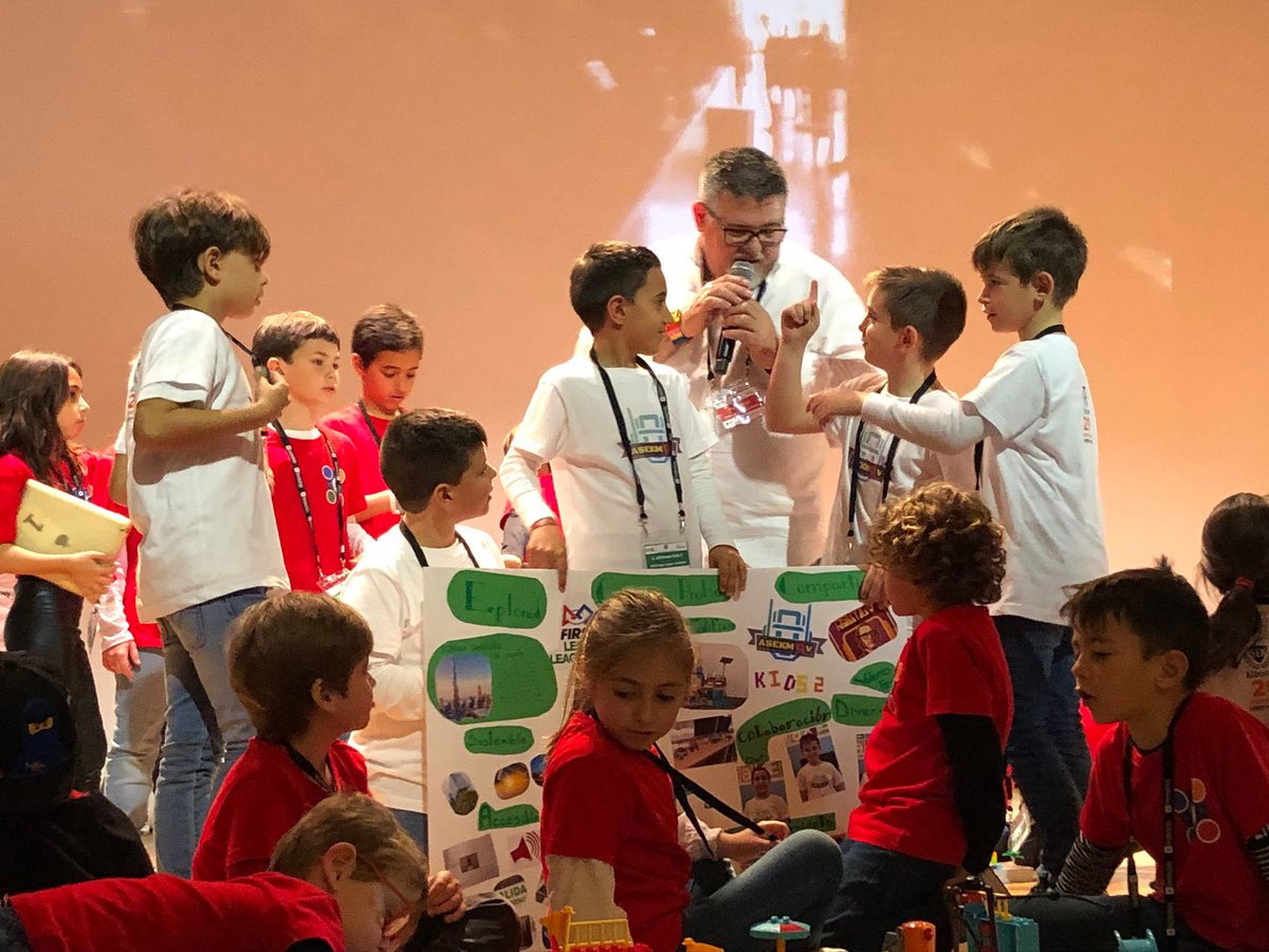 ftejeirab's tweet photo. Por primera vez hemos participado en la Jr FLL Almería.
Una gran experiencia para mis alumnos del equipo de robótica @aSEKmov y feliz por el reconocimiento a la programación realizada por mis alumnas.
#FLLAlmeria #JrFLL #STEM #PensamientoComputacional https://t.co/IrNeqokwWE