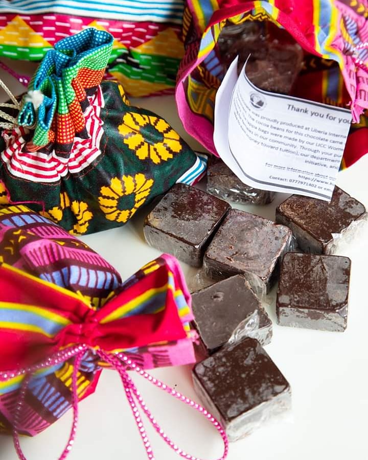 CookshopBiz's tweet photo. Happy Valentine's Day! It's not too late to send something to someone special! 
@Redimerelib come in several flavors and are great treats for this special day!
Order using the @cookshop.biz app Download our app https://t.co/skrYU7y60F and enjoy sweet treats today! 
#Sweetchop https://t.co/R7y3h1LjVH