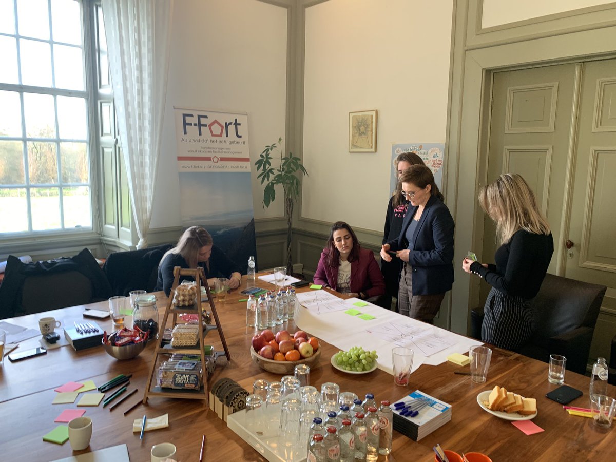 yvette_h's tweet photo. Vandaag interne sessie mogen begeleiden op de prachtige locatie Kasteel Croy. Leuk om te doen en de groep kunnen helpen in hun denkproces. #leuk https://t.co/tdK0ujVd5B