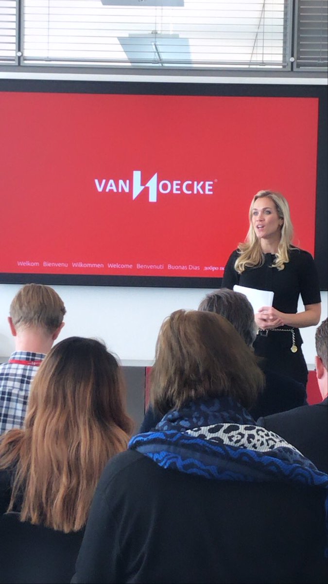 <a href="/VirginieClaes/">Virginie Claes</a> welcomes us in the name of @BeCommerce, <a href="/FedustriaW/">Fedustria Wallonie</a> at this 3the edition of the #B2BSummit2020 powered by <a href="/DHLPaket/">DHL Paket</a> and hosted by <a href="/VanHoeckeBE/">Van Hoecke</a> #BCB2BS20