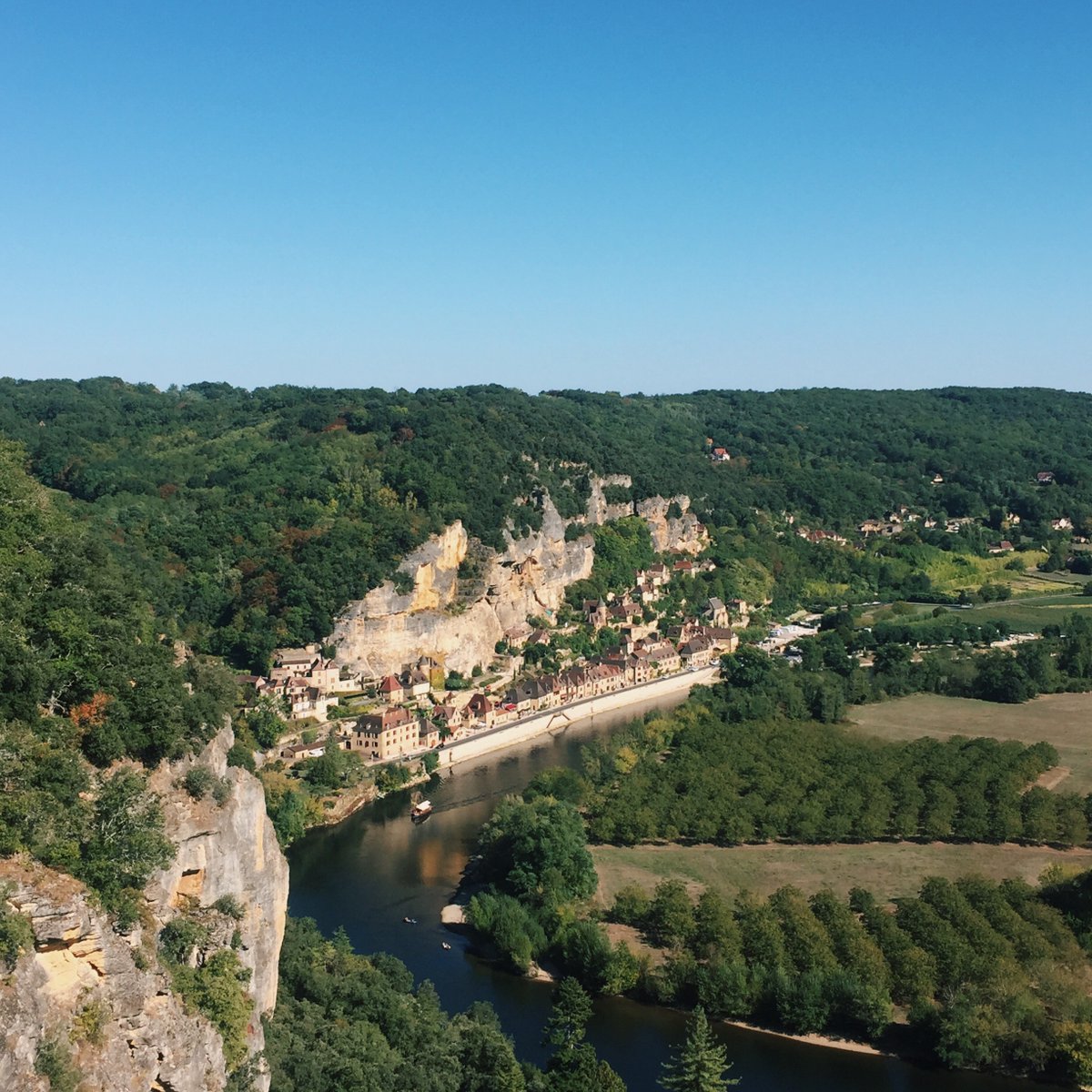 Omonchateau's tweet photo. [#idéevisite] 🌿Encore une belle découverte avec la visite des jardins suspendus de Marqueyssac, en Dordogne. L'une des plus belles réussites des jardins romantiques du XIXe siècle !

➡️https://t.co/rH1T3LjJEO https://t.co/jh8fSycjpd