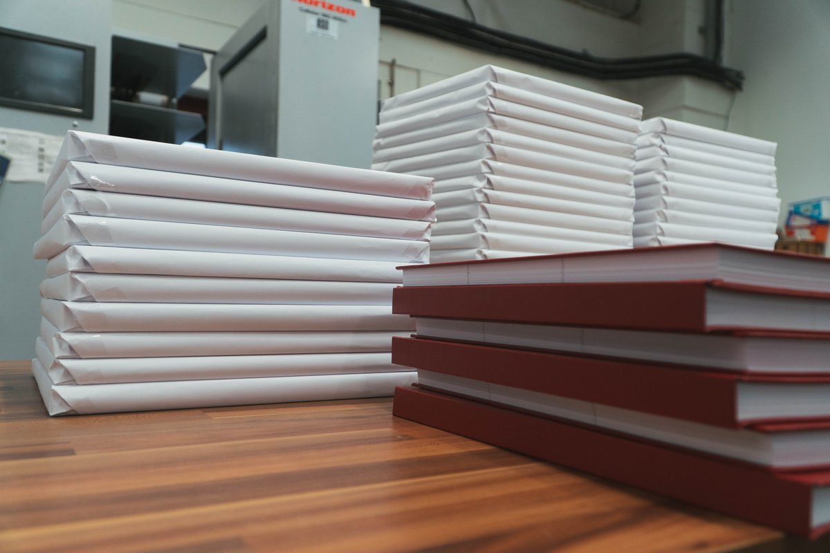 Theprintroomuk's tweet photo. In house Book Binding Service. Case binding produces a hard back book which is long lasting and robust. Cased-in books last a lifetime. 📚
#casebinding #bookbinding #magnets #greenprinters #theprintroomuk https://t.co/OXjbkru1TI