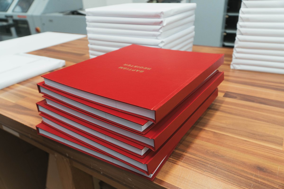 Theprintroomuk's tweet photo. In house Book Binding Service. Case binding produces a hard back book which is long lasting and robust. Cased-in books last a lifetime. 📚
#casebinding #bookbinding #magnets #greenprinters #theprintroomuk https://t.co/OXjbkru1TI