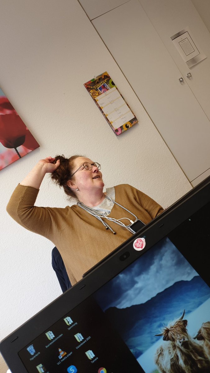 changeproms's tweet photo. Tamara hier: Dagmar hat unseren Twitteraccount jetzt auch entdeckt. Ich garantiere für nichts 😄 https://t.co/BpNe6no3xR