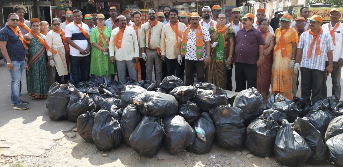 ShetSadanand's tweet photo. #SwachhBharatAbhiyan amid a lot of enthusiasm in #Goa. Today attended cleanness drive by #BJPPorvorimMandal under leadership of Kunda Chodankar and Mahanand Asnodkar to propagate and instigate the continuous message of cleanliness among the people living in the surrounding areas. https://t.co/AgPNCiAVSK