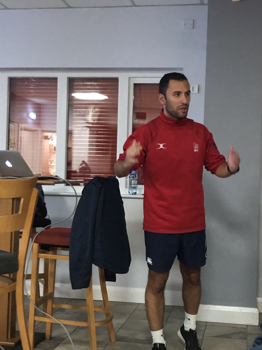 WSORofficial's tweet image. Massive thank you to Alex Thomas for our Scrum session tonight. Some valuable insight into the ‘dark arts’!! @ERRefereesAssoc @RFUWarwickshire @ScrumQueens #frontrowunion #crouchbindgrow #seeitbeit