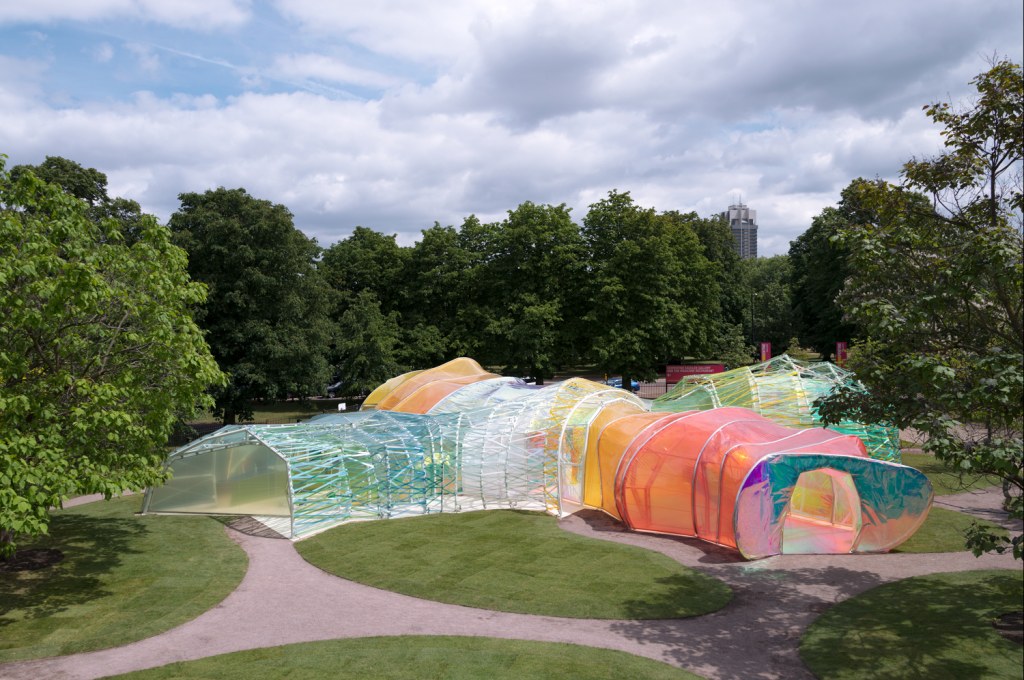 How about some #Spanish #Architecture for today's ¡Viva! bit.ly/VIVAHome2020 theme? #WeArePartOfHOME

Back in 2015 Spanish architects Selgascano created the temporary Summer Pavilion for @SerpentineUK and here's the book that went alongside bit.ly/SelgascanoCP
