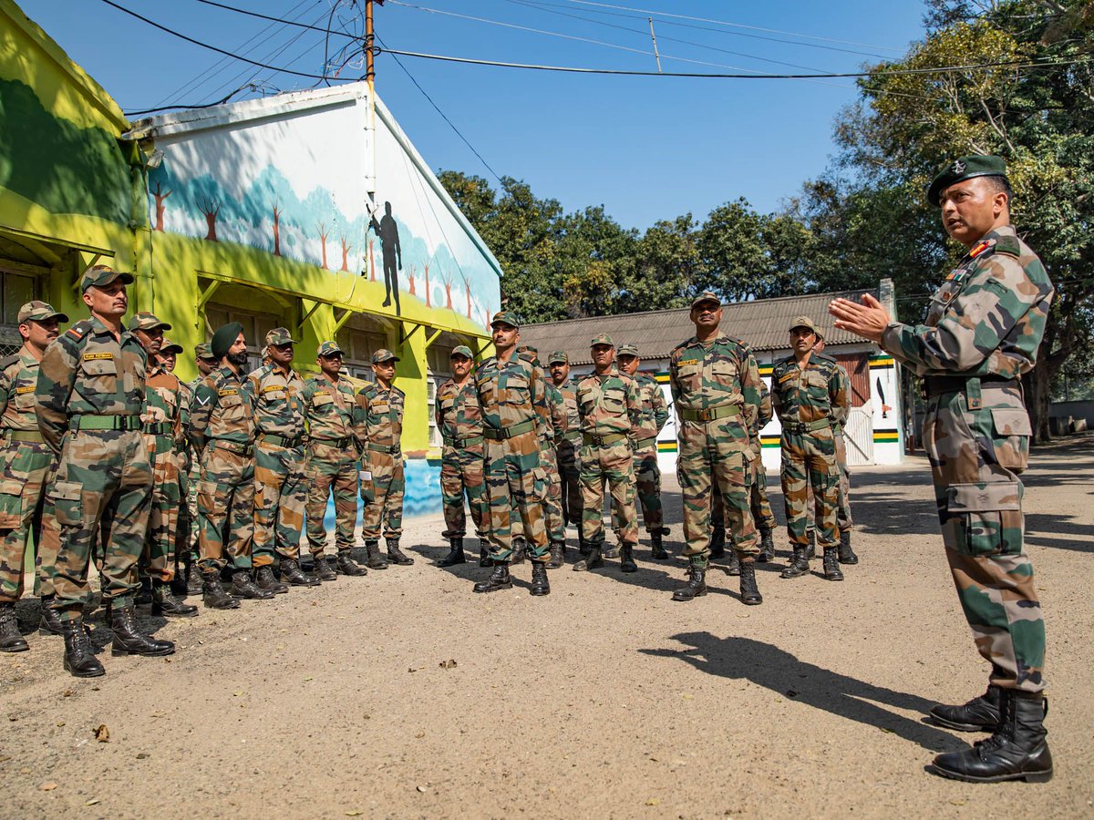 OperationGanga's tweet photo. Follow @operationganga
Behind every dreamer stands an army full of true believers.
We Stand for #CleanGanga.

#OPGanga #ArmyforGanga #ThistimeforGanga #indianarmy #cleanIndia https://t.co/nAFvxExus9