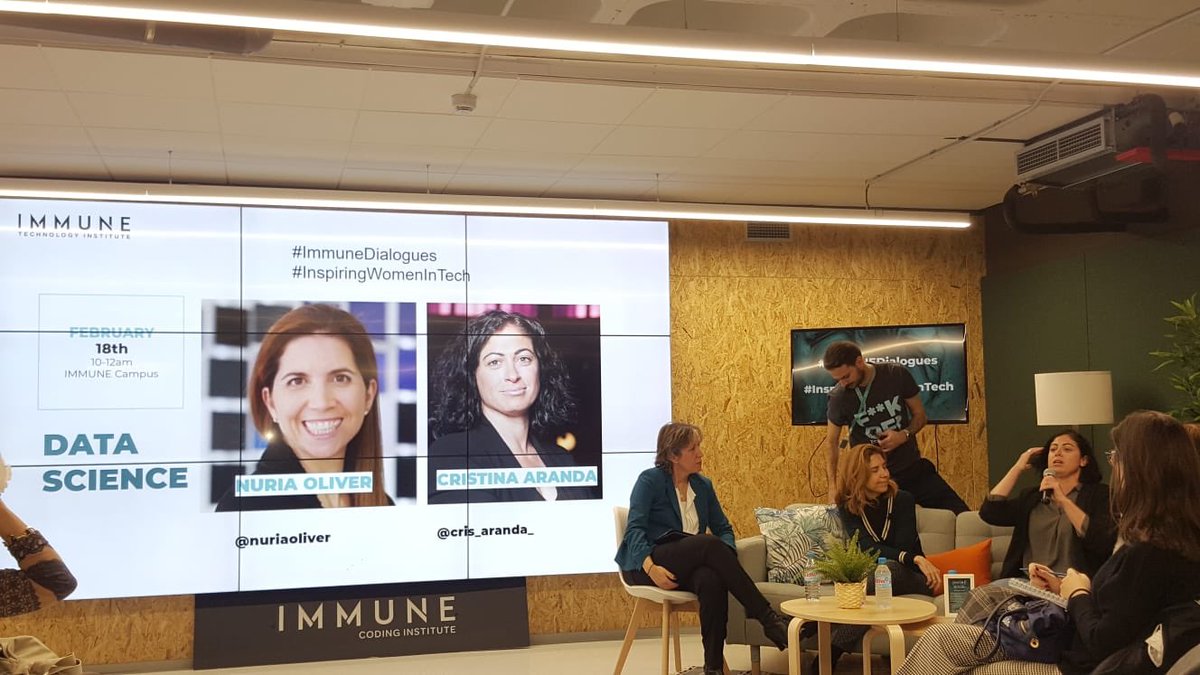 mvillasolmeda's tweet photo. Despues del #immunedialogues con @cris_aranda_ y @nuriaoliver , escuchando la trayectoria de Nuria https://t.co/2lWqj4JDyg