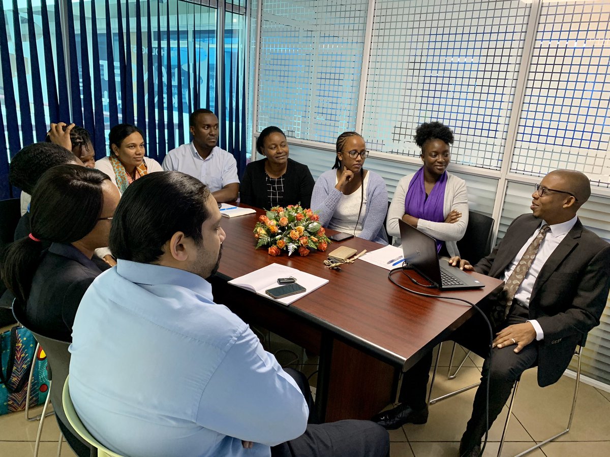DrAhmedKalebi's tweet photo. Nephropathology lecture for @uonbi EAKI Nephrology Fellows this morning at Pathologists Lancet Kenya_PLK, where in the 3rd part of the lecture series we delved into the various morphological findings in glomerulonephritis &amp; nephritic syndrome #RenalPath https://t.co/z9OFUqtqHI https://t.co/FyTChV0iMb