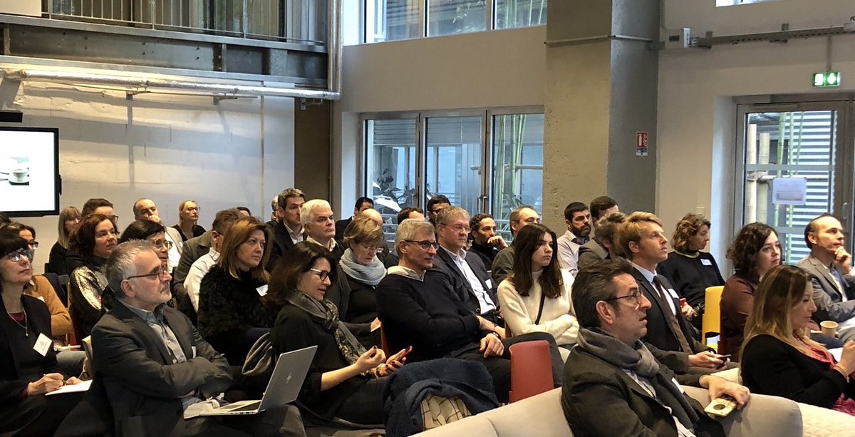 manelripert's tweet photo. 👏👏 @InvestinBx pr le cafe contact d aujourd hui : bcp de monde pr un tres bon #Training #IA avec @NricL, Dir #IA de @microsoftfrance ds le #MicrosoftLab à la @CiteNumerique ; rapprocher #entreprises et #experts #IA ici à #Bordeaux #innovation @VanessaVincentR @LionelLepouder https://t.co/G1etfJmQU0
