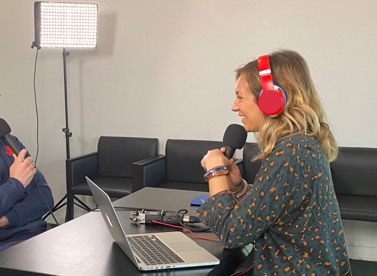 🎙Au programme de notre journée : l’enregistrement des prochains épisodes de notre podcast “36 Chandelles” avec <a href="/ClemSarlat/">Clémentine Sarlat</a> ! 🏉
Pour découvrir l’invité de ce 2️⃣ème épisode, RDV vendredi sur nos réseaux sociaux 📲

<a href="/francerugby/">France Rugby</a>