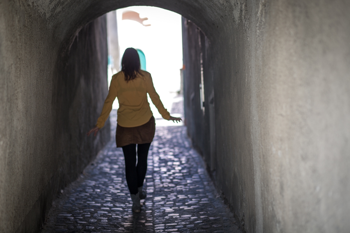 Was ich während der #Promotion gefühlt habe? Enge. Ich habe funktioniert. War darin auch "erfolgreich" , wenn man Erfolg als Publikationsleistungen, zufriedene Studierende oder attraktive Stellenangebote definiert. Was fühlst du? #promovieren #phdlife #phdchat