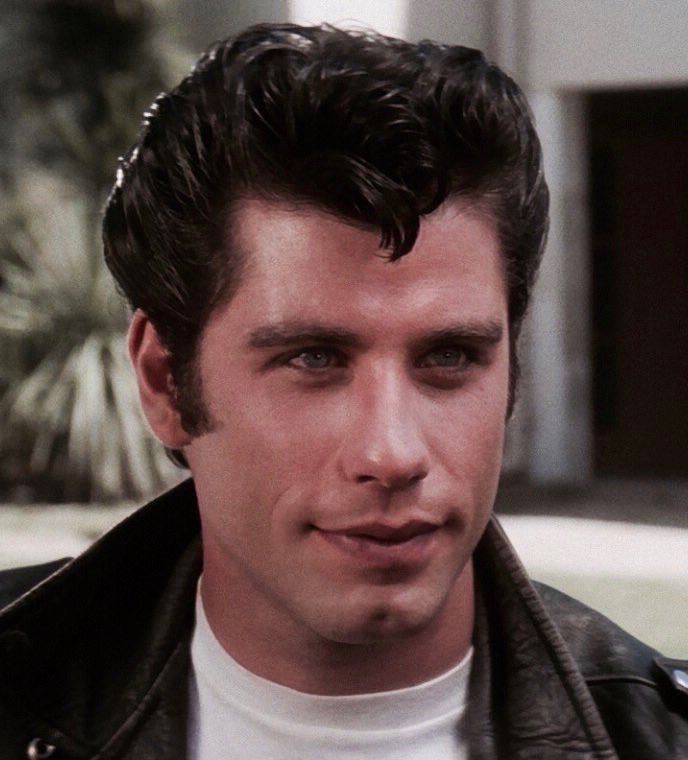 retrochenta auf Twitter: „Hoy cumple 66 años John Travolta, el inolvidable  Danny Zuko en “Grease”, y uno de los actores más carismáticos e icónicos de  Hollywood. #JohnTravolta https://t.co/X5zZ1T7Q6o“ / Twitter