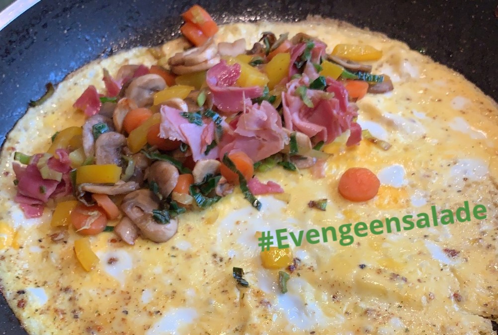 Wil jij ook een keer wat anders dan een salade bij de lunch? Iets lekker warms en waar je lang vol van zit? Iets wat snel klaar is en ook nog eens duurzaam? ow.ly/V2Qq50yp4OI   Wat is jouw varianten/of tip van de groente omelet?
#lunchtip#koolhydraatarm#duurzaam#groente
