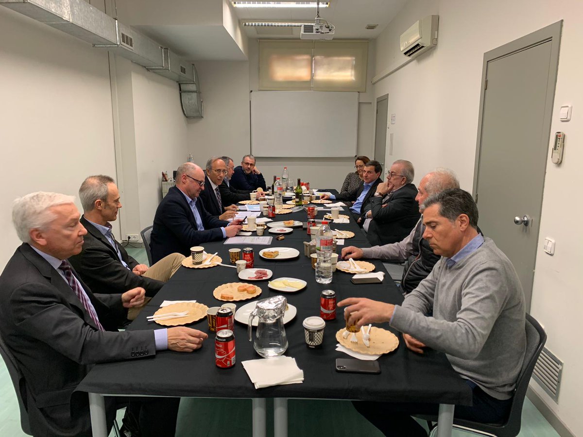 Ahir es va celebrar la Junta Directiva de la Federació Empresarial del Metall del Vallès (FEM Metall) 🛠. 

Carles Garriga va ser reelegit president, i la vicepresidència segona va recaure en mans de Xavier Vera, actual president del metall del Vallès Oriental.

#UEI #Metall