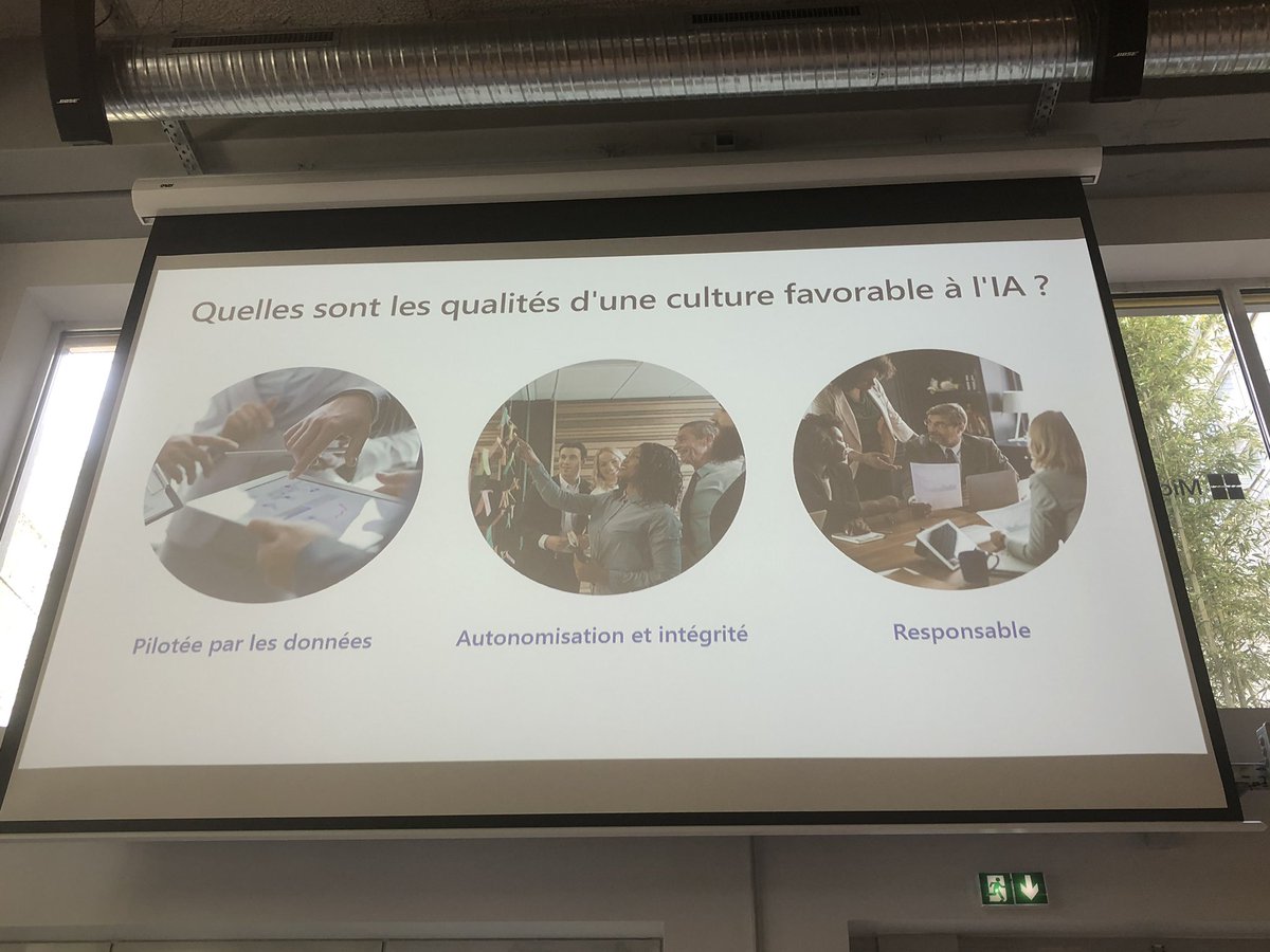 VanessaVincentR's tweet photo. #MicrosoftExperienceLab @CiteNumerique #MicrosoftLab @wellioprowork @microsoftfrance Comprendre l’IA er générer de la valeur immédiate avec 3 piliers
👉🏻Piloter la donnée
👉🏻Automatisatisation et Intégrité
👉🏻Responsable https://t.co/jfNyVCdODm