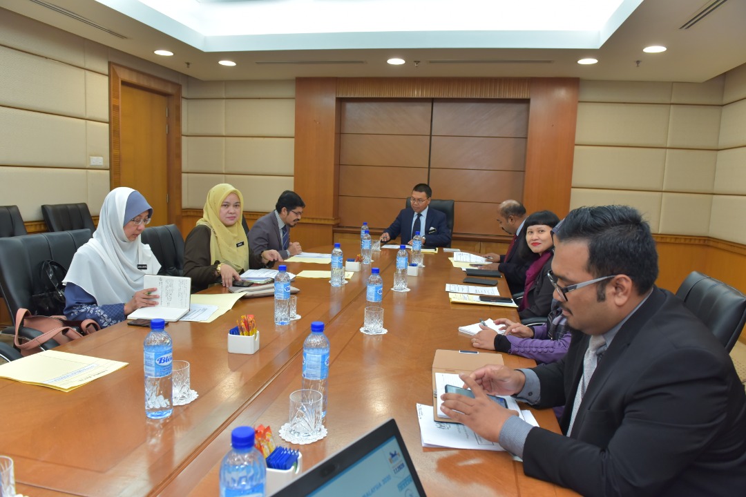 Dr_Uzir's tweet image. Sebelah petang, mengadakan perbincangan bersama
YBhg Dato' Sri Muhammad Shahrul Ikram Yaakob, Ketua Setiausaha Kementerian Luar Negeri bagi pelaksanaan Banci Penduduk dan Perumahan 2020.

#DOSM
#140daystogo
#MenghitungMalaysia
#MyCensus2020
#CourtesyCall
#KPDOSM