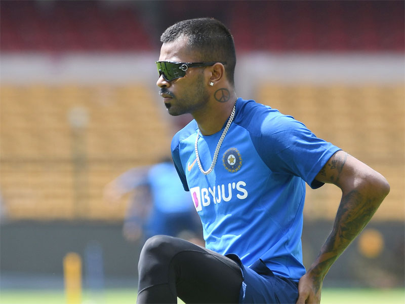 #IPL2020 #HardikPandya #MumbaiIndiansHope @hardikpandya7 gets to play some cricket before @IPL: @mipaltan bowling coach Shane BondREAD▶️http://toi.in/vyiMRY/a24gk