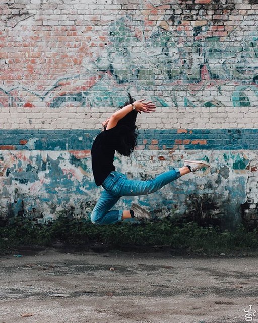 Walkingaround88's tweet photo. Reposting @jonrsm:
Jump for the stars ✨ .
.
.
.
.
.
.
.
.
#vsco #vscofilm #levitation #jumpshot #flying #street #urban #photography https://t.co/IjoDkbL2LW