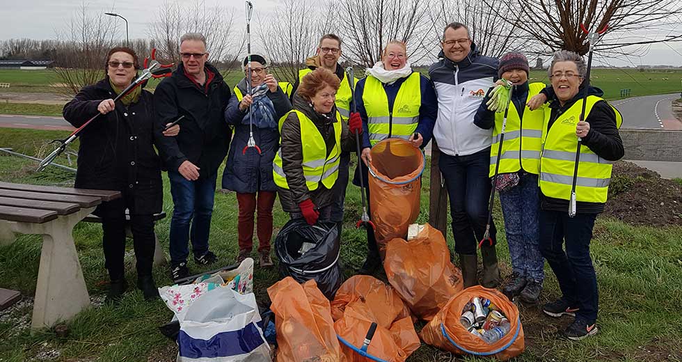 BolLeidschenVn's tweet photo. Wat een bijzonder leuk initiatief van bewoner Leidschenveen. Help ook mee. Schoon Leidschenveen. Lees meer : https://t.co/nQg5WBfa9u https://t.co/OkNzBWIVXq