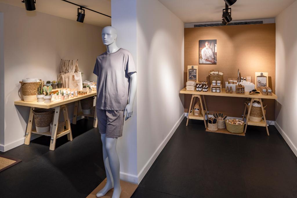 Primark's tweet photo. Introducing our first ever pop-up store at @boxpark Shoreditch. You can exclusively shop our new Wellness range which features products made from either organic cotton, recycled materials or sustainable materials 🌿 Open from today until 8th March #primarkcares https://t.co/0Fm6MHdhPI