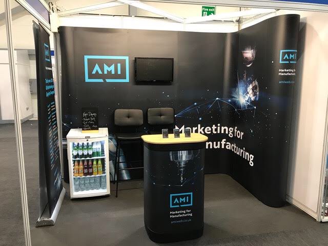 XLDisplays's tweet photo. “The stand looks superb and we are very pleased with all of your hard work and the quality of the products we ordered”. 

Yet more excellent feedback, this time from @Marketing4Mfg who used  their Edge 2 banner and linked pop up stand at a recent event 🔥 Thanks for the comments! https://t.co/sgtE8x96Oz