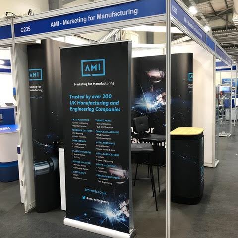XLDisplays's tweet photo. “The stand looks superb and we are very pleased with all of your hard work and the quality of the products we ordered”. 

Yet more excellent feedback, this time from @Marketing4Mfg who used  their Edge 2 banner and linked pop up stand at a recent event 🔥 Thanks for the comments! https://t.co/sgtE8x96Oz