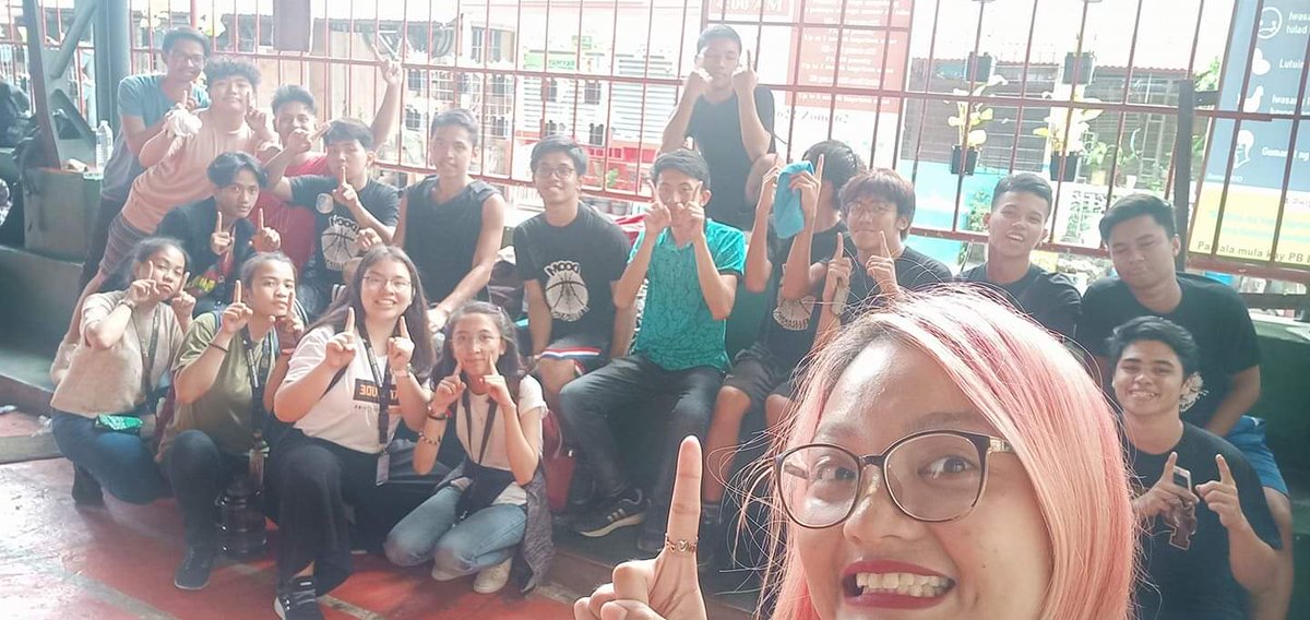 LovingmewasRED's tweet photo. 1-1 hehehehe ✨
@_rainlsc @anne_ions @dyanel_ @barkooliver @SkylarOrtzLs @PvBorabon @nathbomaras @patrickacosta_ @lacirque @bincentbautista @Akame_mdc @marlangeloe @Jaaaspermontano #eidel #earl #marvs #kinni #paulo #denver https://t.co/9vhMrWAZ0b