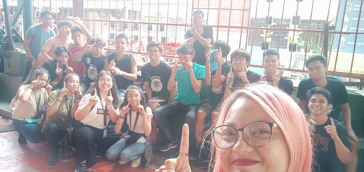LovingmewasRED's tweet photo. 1-1 hehehehe ✨
@_rainlsc @anne_ions @dyanel_ @barkooliver @SkylarOrtzLs @PvBorabon @nathbomaras @patrickacosta_ @lacirque @bincentbautista @Akame_mdc @marlangeloe @Jaaaspermontano #eidel #earl #marvs #kinni #paulo #denver https://t.co/9vhMrWAZ0b