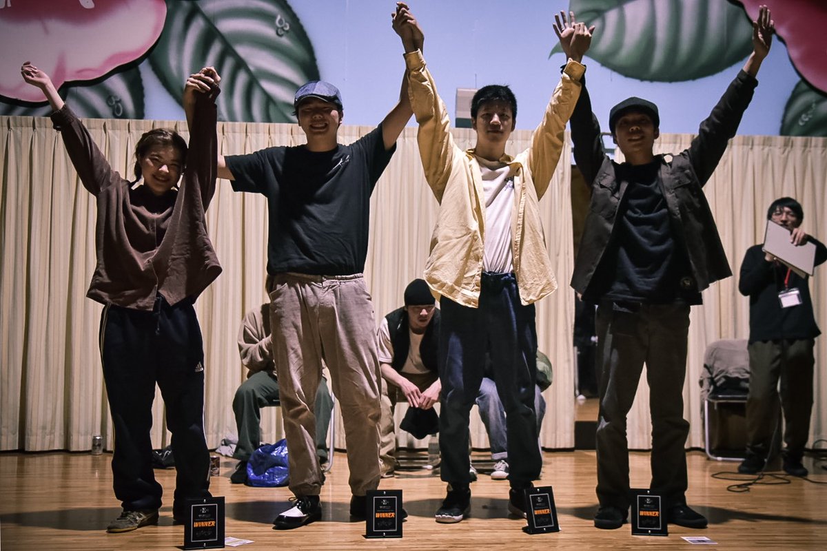 sigma1987's tweet photo. 🎭連盟公演🎭
合宿バトルが昨日行われました!
94人の参加者による白熱したバトルが繰り広げられました💥
🏆優勝🏆
シードまじ嬉しい
🎖個人賞🎖
【 KAZUKI 】るんるん
【 ななどん 】MANA
【 saru roc 】かずと
#sigmaREALME
#リアム
#連盟公演
#sigma32 https://t.co/zGlI4Y2kEV