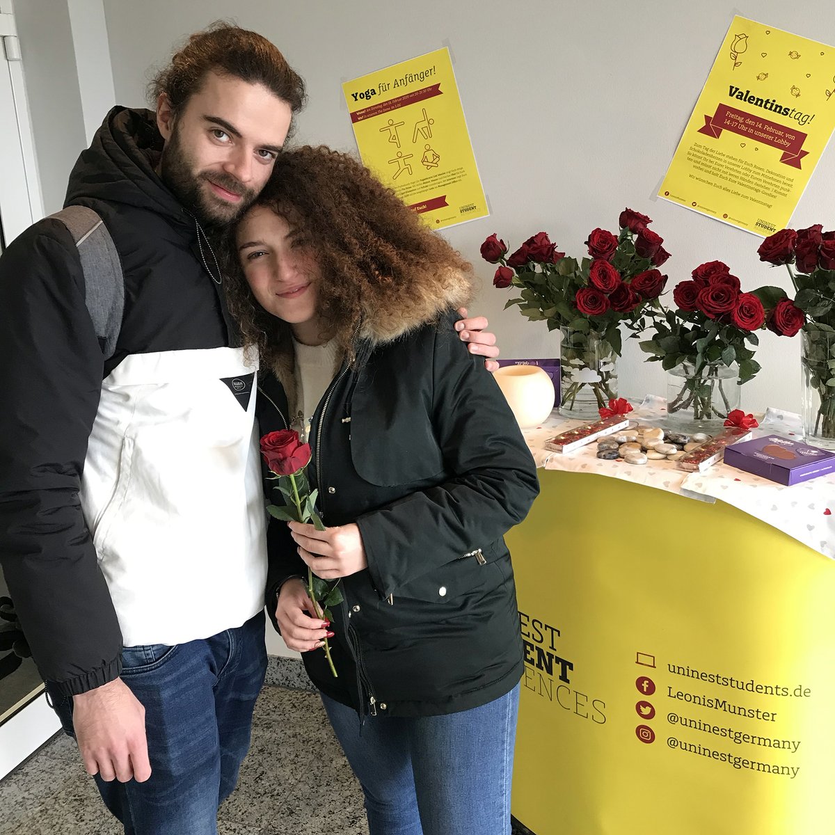 UninestGermany's tweet photo. Wir haben uns sehr gefreut am Freitag so viele glückliche Gesichter an unseren Valentinstagsständen zu sehen 🥰❤️🌹 https://t.co/2VPFIhhHna #lebemituns #student #studenten #students #uni #wohnung #apartment #gemeinschaft #community #valentinstag #valentinesday #liebe #love https://t.co/gfYzwrH9pu