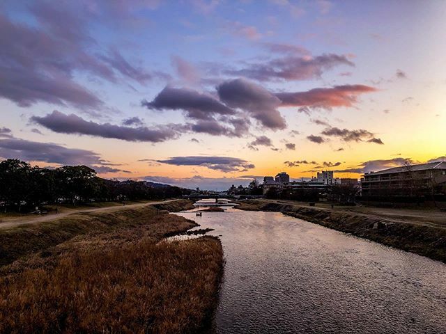 PiroGrapher's tweet photo. Kamo river.
#kamoriver #kyoto #kyotojapan #kyotosunset #京都 #鴨川 #荒神橋 #京都の夕日 #iphonex https://t.co/iMzgHHmEJX https://t.co/HUTlLGKnrW