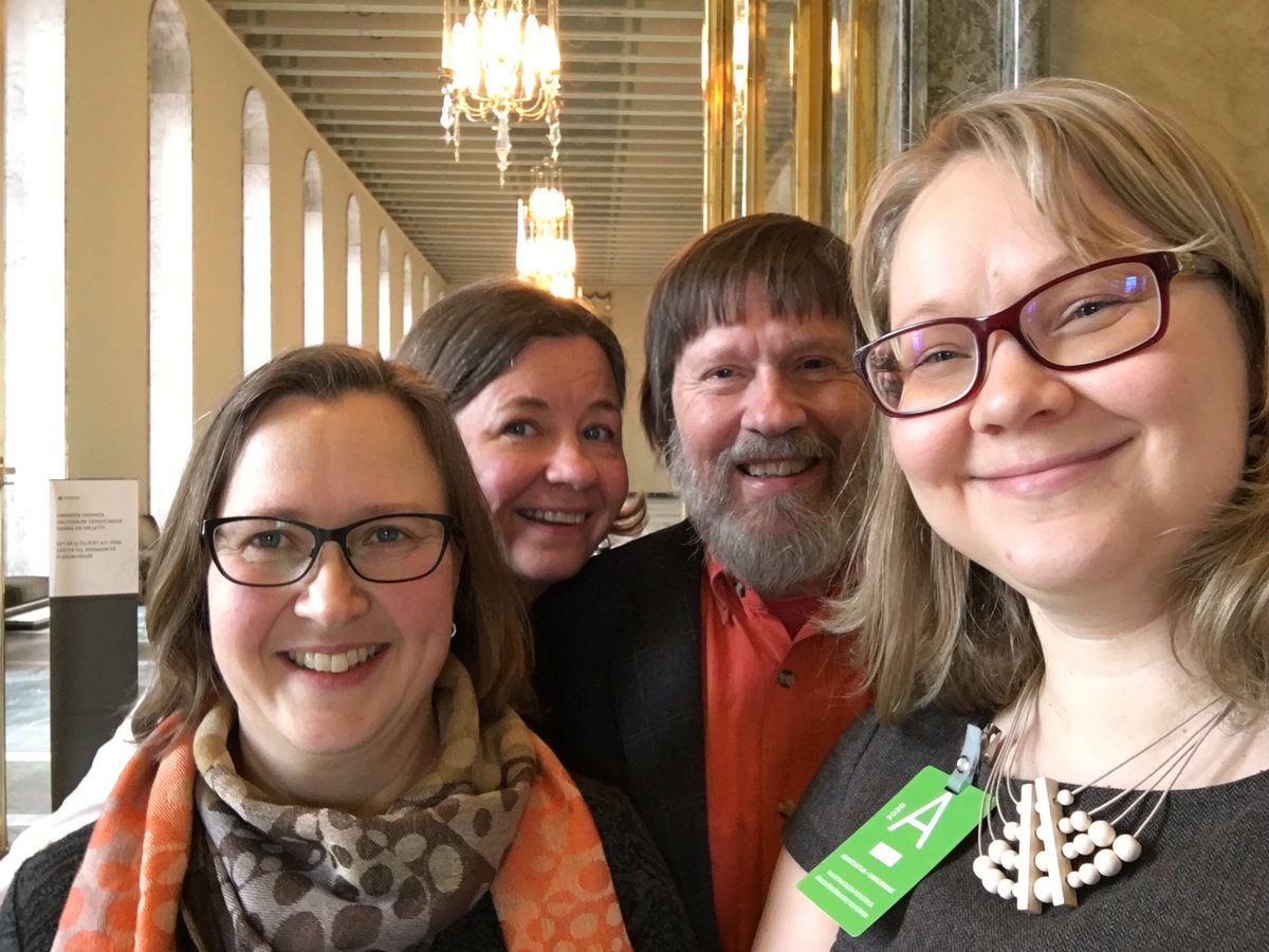 JaanaSorvali's tweet photo. Iloiset @LukeFinland @LifeOpal tutkijat jälleen nähty @SuomenEduskunta käytävillä. Kävimme maa- ja metsätalousvaliokunnassa kertomassa #peltooptimi, turvepeltojen päästövähennyspotentiaali, monimuotoisuusvaikutukset ja viljelijöiden näkemykset. Erinomaisia kysymyksiä edustajilta! https://t.co/h1EI0wIPXk