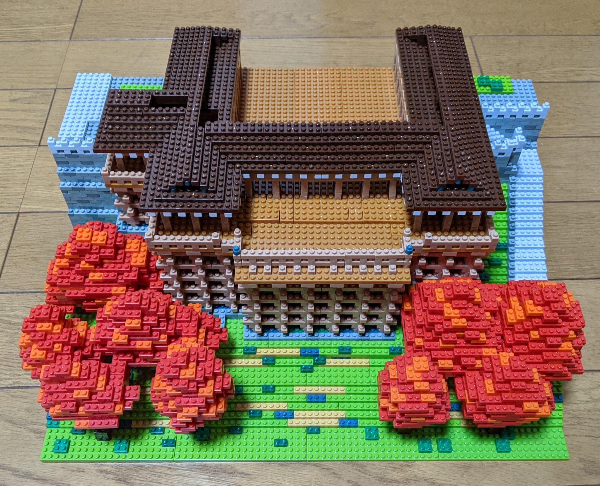 アサト 第43号 東照宮陽明門 土台と天井をつくる 今までたくさんではないがある程度大きい建物のナノブロック作ってきたけど 今号の天井の作り方が1番凄いというか こうなるのかとめちゃくちゃ感心した これ考えた人天才だわ Nanoblockでつくる日本
