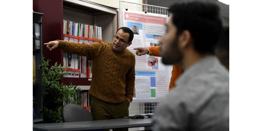 📰Retour dans les DNA <a href="/dnatweets/">DNA</a> sur la rencontre très forte entre Ameen Al-Safa, un journaliste yéménite réfugié en France, et nos élèves de CAP1 insta. sanitaires pour @RenvoyéSpécial!📲bit.ly/2uWgnHh 
Avec <a href="/MDJournalistes/">MDJ - Maison des journalistes</a> @ClemiStrasbourg <a href="/AurelieRoche1/">Aurélie Roche</a> <a href="/fabgranveaux/">Fabgranveaux</a>