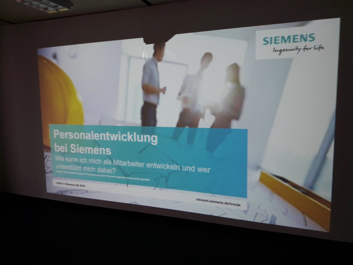 SimonHering's tweet photo. Spannende und anregende Diskussionen beim 3. #Ownyourcareer Workshop für Mitarbeiter von Siemens in Erlangen. Wir haben uns sehr über das gute Feedback der Teilnehmer gefreut. @DagmarBoe @K__Fischer @TripleK80020203 https://t.co/n2EqoQAQpe