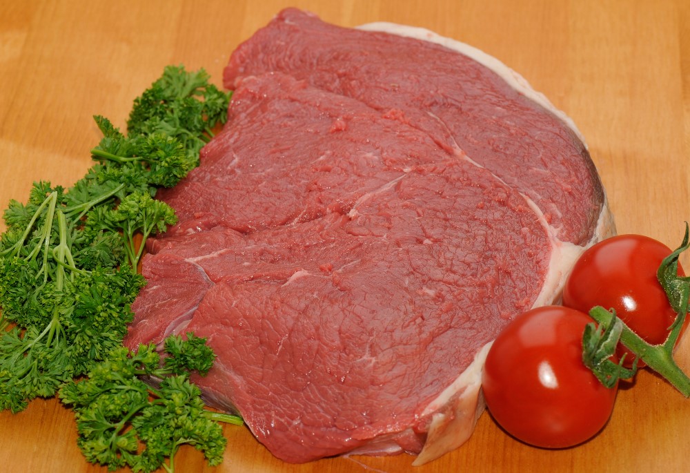 TaylorsofSale's tweet image. Our specials are a FEAST this week.

1. RUMP STEAK. One of the tastiest and best value-for-money steaks available. £7.88lb now £5.29lb

2. LAMB CHOPS. Locally reared, lean and extremely tasty. £6.16lb down to £4.98lb

Offers are good until closing on Monday 24th Feb. #saletown