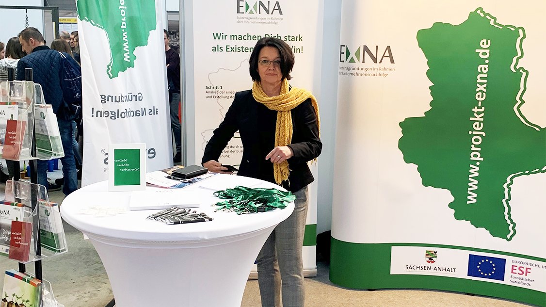 Im Januar waren wir auf dem ersten Messe-Highlight des Jahres, der Chance Halle!🙌 Unser Projektteam hat die Messebesucher/innen über die Möglichkeit informiert, als Unternehmensnachfolger/in in die #Selbstständigkeit zu gehen.💪➡️projekt-exna.de/blog-2020/#Mes… ℹ️europa.sachsen-anhalt.de